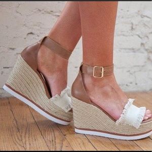 Steve Madden- Valley Fringed Platform Wedged